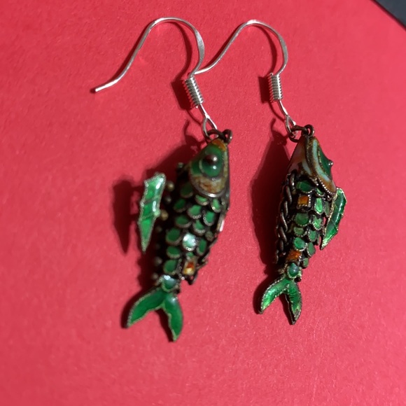 🖤VTG💕Articulate Fish silver earrings - Picture 4 of 10